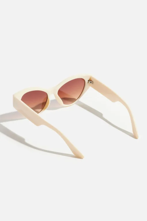 Dynamite Classic Wide Arm Cat-Eye Sunglasses White New