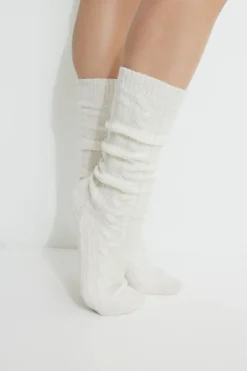 Dynamite Heavenlyarn™ Cable Knit Calf High Socks White Flash Sale