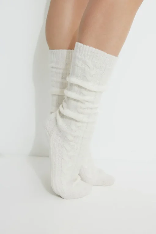 Dynamite Heavenlyarn™ Cable Knit Calf High Socks White Flash Sale